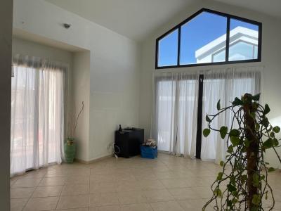 SE VENDE BONITA VILLA CON PISCINA EN ZONA MUY DEMANDADA DE PLAYA BLANCA, 160 mt2, 4 habitaciones