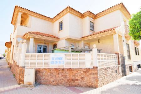 Duplex con sótano en Ejido Norte, venta o compra aplazada, 240 mt2, 3 habitaciones