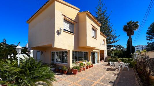 Casa-Chalet en Venta en Denia Alicante, 300 mt2, 4 habitaciones