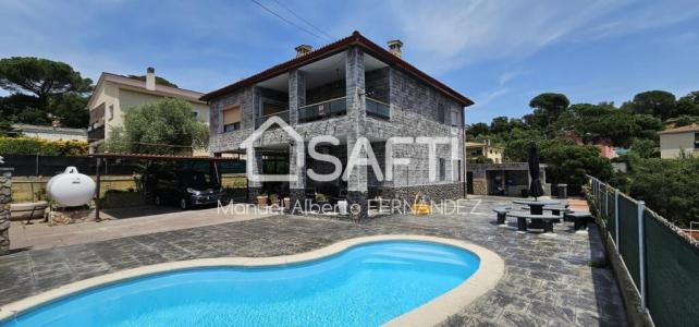SAFTI España New Inmogroup S.L. les presenta una maravillosa propiedad a la venta en Ágora Parc., 225 mt2, 6 habitaciones
