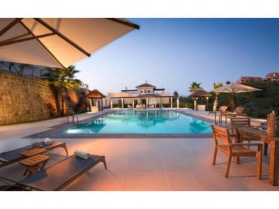 Espacioso Apartamento Planta Baja, Marbella, 126 mt2, 2 habitaciones
