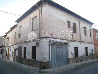 SE VENDE CASA PARA REFORMAR EN ASPE, 180 mt2, 4 habitaciones