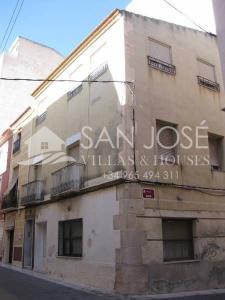 Inmobiliaria San Jose vende casa en el centro de Aspe, Alicante, Costa Blanca, 200 mt2, 4 habitaciones