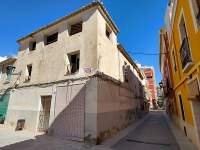 VENTA DE CASA PARA REFORMAR EN EL CENTRO DE ASPE, 275 mt2, 5 habitaciones