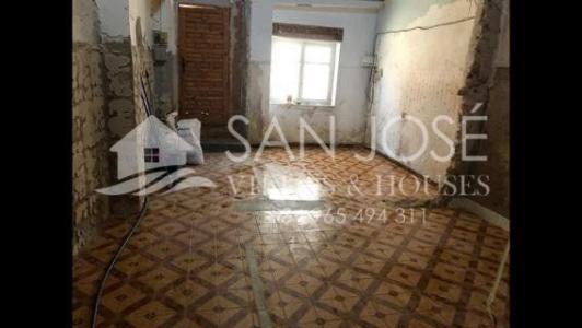 VENTA DE CASA EN EL CENTRO DE SALINAS, ALICANTE, 190 mt2, 3 habitaciones