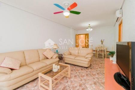 SE VENDE APARTAMENTO CON GARAJE EN PLAYA DEL CURA TORREVIEJA, 85 mt2, 2 habitaciones