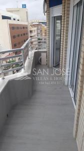 SE VENDE BONITO APARTAMENTO REFORMADO EN TORREVIEJA CENTRO, 90 mt2, 3 habitaciones