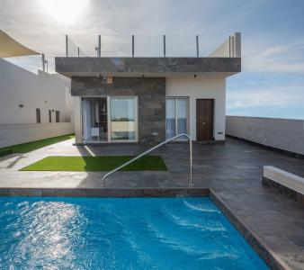 VILLA CONTEMPORANEA JUNTO A CAMPO DE GOLF, 157 mt2, 3 habitaciones