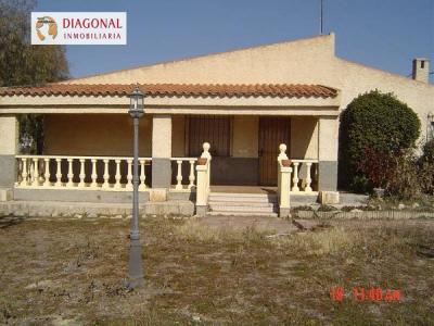 SE VENDE CHALET, 140 mt2, 4 habitaciones