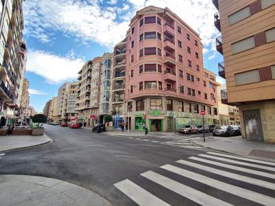 SOLAR EN VENTA, EXCELENTE UBICACIÓN, VIVIENDA UNIFAMILIAR SIN VECINOS, CALLE CENTRICA Y TRANQUILA, 93 mt2, 3 habitaciones