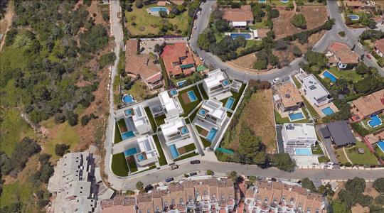 Parcela orientada al sur con un proyecto de 6 villas Marbella