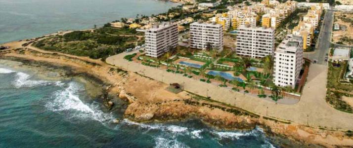 Apartamentos de lujo en primera linea de Punta prima con vistas al mar., 120 mt2, 3 habitaciones