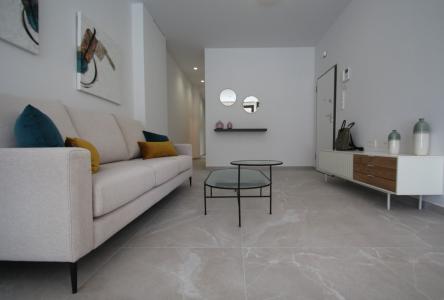 Bonito apartamento de obra nueva en Torrevieja cerca de la playa, 87 mt2, 2 habitaciones