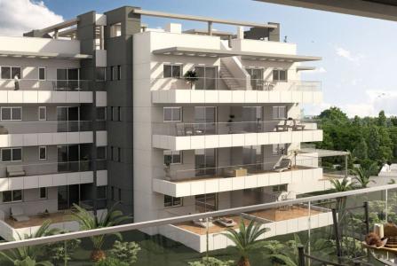 Varias piscinas, zona de spa con vestuarios, jacuzzi, sauna y aparcamientos, 86 mt2, 2 habitaciones