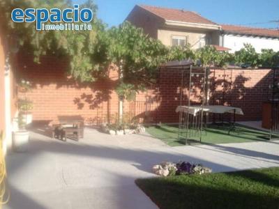 VENTA DE CASA CON FINCA EN VALCABADO, 249 mt2, 8 habitaciones