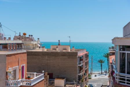 VENTA- ATICO - TORREVIEJA - CENTRO - 3 DORM - 2 BAÑOS - 82M2- TERRAZA 74M2 -CON PLAZA DE PARKING -, 85 mt2, 3 habitaciones