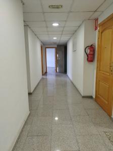 ENTRESUELO PARA OFICINAS JUNTO CENTRO COMERCIAL VEGA PLAZA, 445 mt2, 10 habitaciones