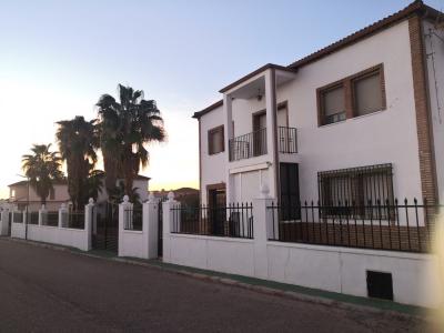 Gran casa a un paso de Córdoba, 367 mt2, 3 habitaciones
