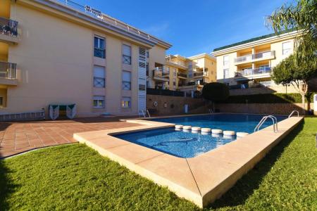 Apartamento de 3 dormitorios en Calpe, con piscina comunitaria y vistas a las montañas, a solo 150 m, 112 mt2, 3 habitaciones