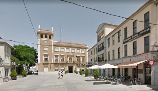 CASA ESQUINA DE DOS PLANTAS MÁS BODEGA PARA REFORMAR EN ZONA AYUNTAMIENTO DE ELDA, 466 mt2