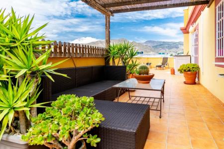 Ático con terraza y fantásticas vistas en Aguadulce, 91 mt2, 3 habitaciones