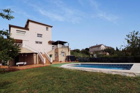 Excelente ubicación, soleada y con piscina, 195 mt2, 4 habitaciones