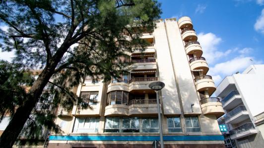 Vivienda esquina todo exterior, muy soleada y con vistas  a Plaza Castelar de Elda., 164 mt2, 3 habitaciones