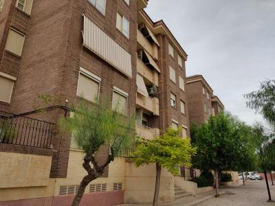 OPORTUNIDAD - VIVIENDA TOTALMENTE REFORMADA CON GARAJE Y TRASTERO, 4 habitaciones