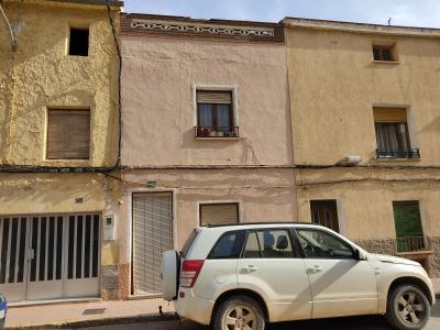 CASA EN DOS PLANTAS PARA REFORMAR, 210 mt2, 4 habitaciones