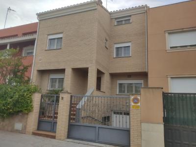 EXCELENTE CASA EN ZONA RESIDENCIAL SUP-1, 415 mt2, 4 habitaciones