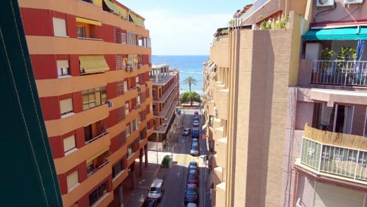 Gran ático con terraza 95 m2, 4 dormitorios en 2 línea playa Poniente en zona Centro., 155 mt2, 4 habitaciones
