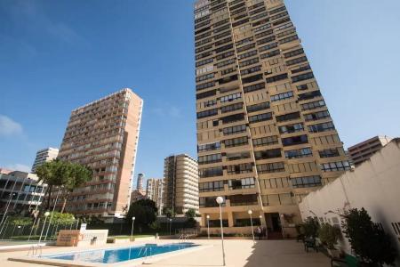Apartamento con amplia terraza acristalada con plaza de parking subterránea en zona Levante., 70 mt2, 1 habitaciones