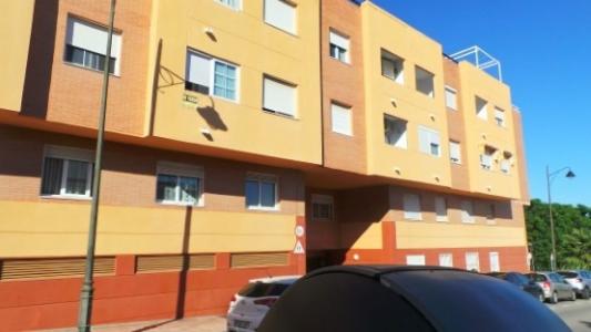 Piso de tres dormitorios en Estepona centro., 104 mt2, 3 habitaciones