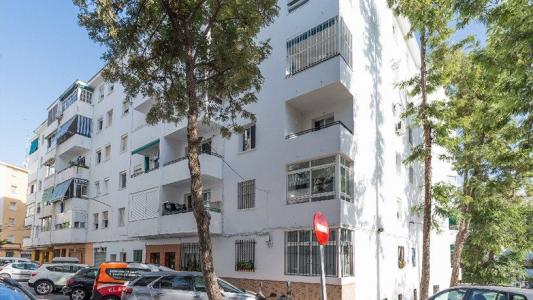 Piso de tres dormitorios en urbanización Santa Marta, Marbella centro., 113 mt2, 3 habitaciones
