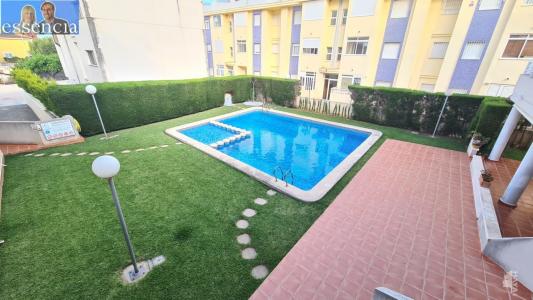 Apartamento en venta en Avenida Cuartel, 1º. Con piscina comunitaria y jardín., 86 mt2, 2 habitaciones