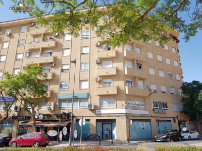 Se alquila chaflán  de 153 m2 junto al parque Juan XXIII., 153 mt2