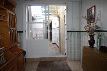 Casa para entrar a vivir en el centro de Esparragalejo, 161 mt2, 3 habitaciones
