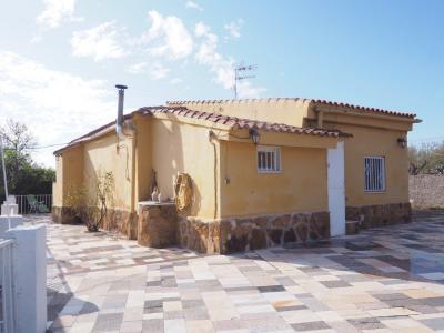 Chalet independiente en venta Villar del Arzobispo, 142 mt2, 4 habitaciones