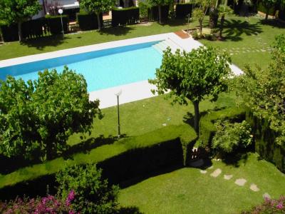 Piso cerca del centro de Sant Feliu, zona muy tranquila. Parking, terraza, piscina., 75 mt2, 2 habitaciones