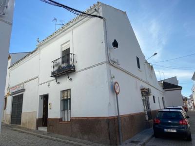 Se vende casa en Fuentes de Andalucía., 208 mt2, 4 habitaciones