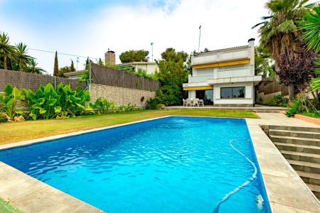 Maravillosa casa con vistas al mar en Sitges zona Vallpineda, 350 mt2, 5 habitaciones