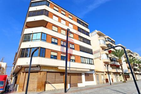 Gran apartamento con una excelente ubicación en la Avda Pinos., 127 mt2, 3 habitaciones
