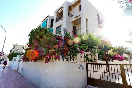 Espectacular bungalow en la urbanización “Las Viñas” con piscina comunitaria!, 186 mt2, 4 habitaciones