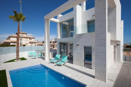 Villas de obra nueva en Lomas de Cabo Roig, 200 mt2, 3 habitaciones