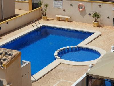 Encantador duplex con vistas a la piscina, Zona: Sector 25, 79 mt2, 2 habitaciones