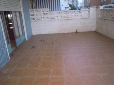 PLAYA DE GANDIA, EDIF. CAPRICHO III - BAJO - SE VENDE, 80 mt2, 3 habitaciones