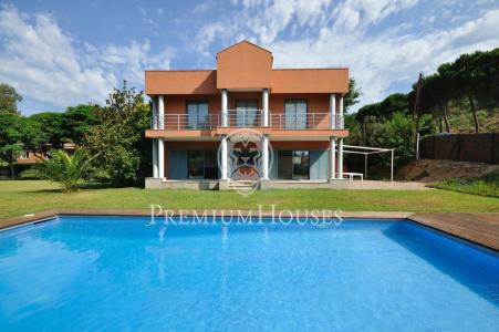 Casa en venta con piscina en Sant Andreu de Llavaneres, 480 mt2, 6 habitaciones