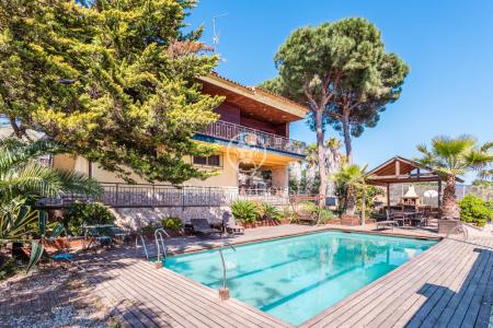 Preciosa casa en venta con piscina, vistas al mar y a la montaña en Tordera, 310 mt2, 5 habitaciones