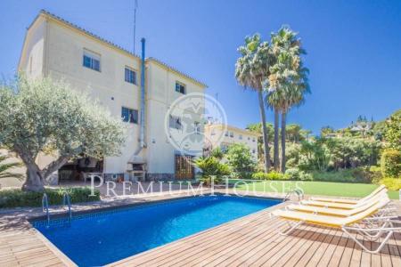 Casa unifamiliar en venta con piscina en Mataró, 422 mt2, 5 habitaciones