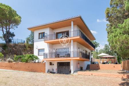 Casa a 4 vientos en venta en Sant Iscle de Vallalta, 271 mt2, 5 habitaciones